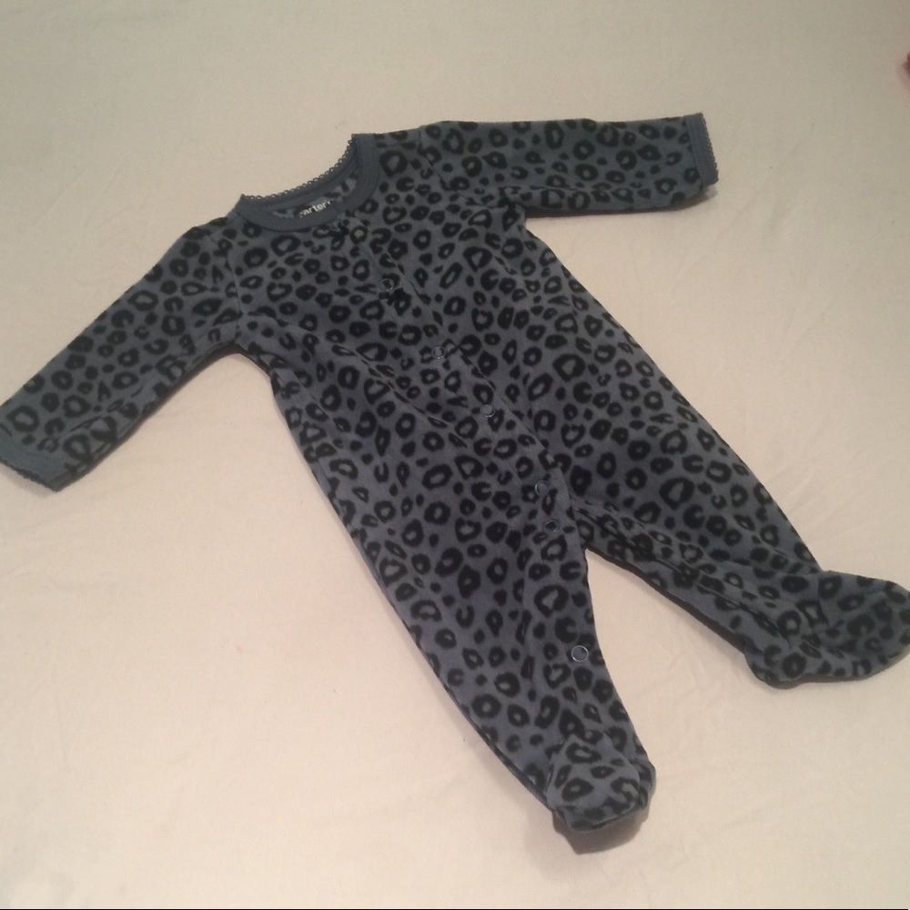 Baby 👶🏻 Carter’s Cheetah Fleece Onesie